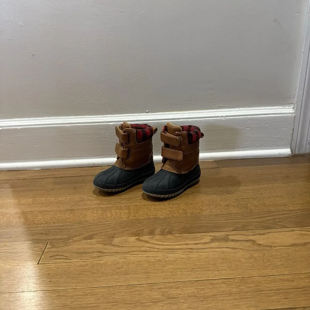 Gap Brown Black Red Plaid 3M Thinsulate Insulated Snow Boots Toddlefrs Sz 7